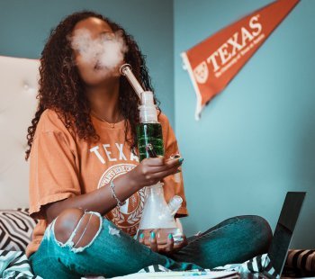 What Are Marijuana Bongs And Why You Need To Use Them