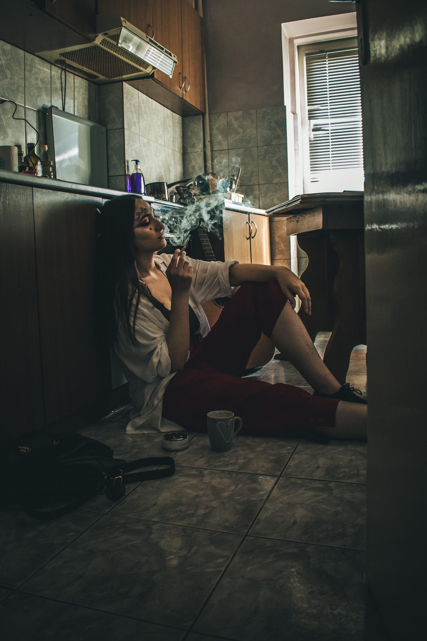 smoke weed without sitting floor smell unsplash